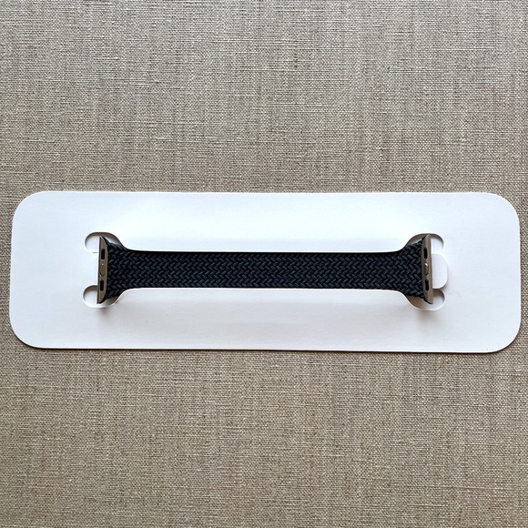 Apple Watch Braided Solo Loop Band (42mm - Midnight - Size 7) - Picture 3 of 10